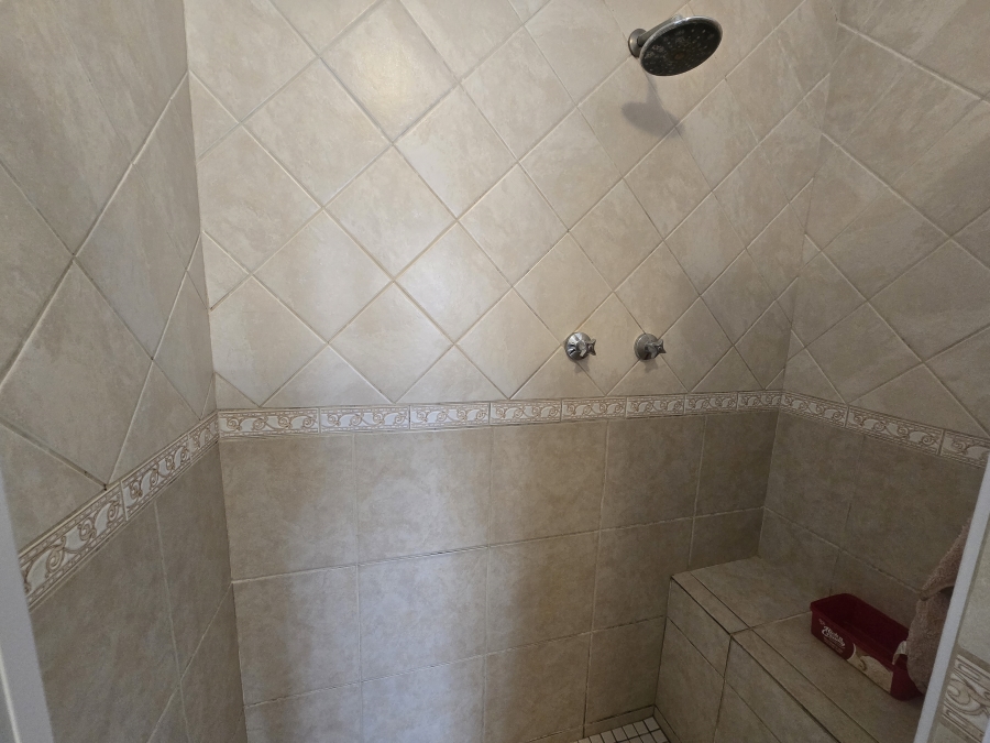 To Let 2 Bedroom Property for Rent in Flamwood North West